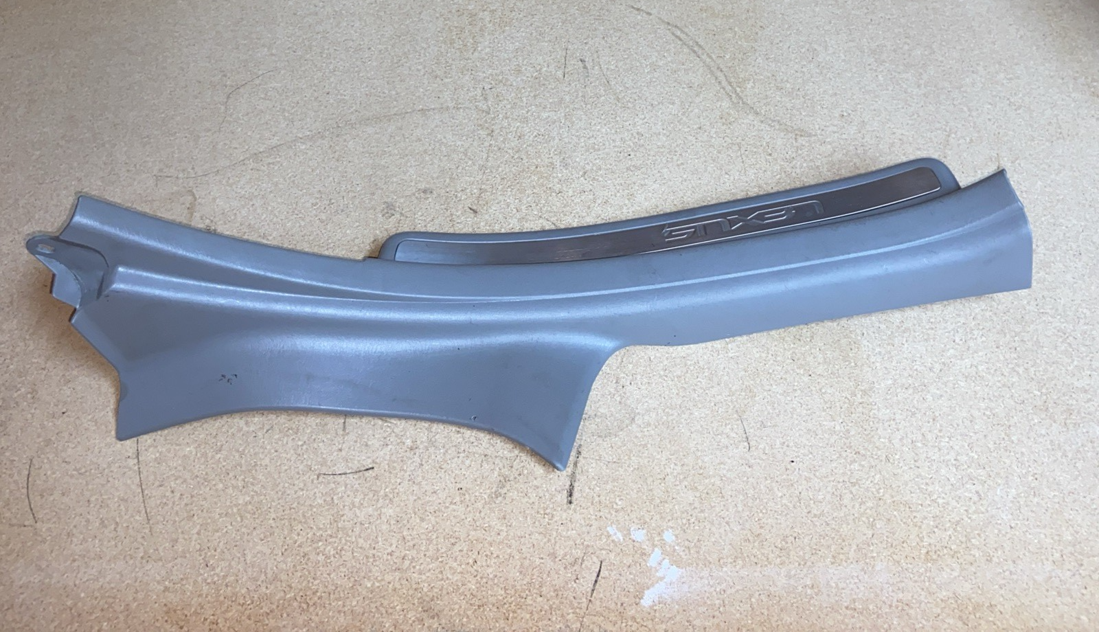 2002-2003 Lexus ES 300 Left Rear Door Sill Cuff Plate Trim 67918-33040