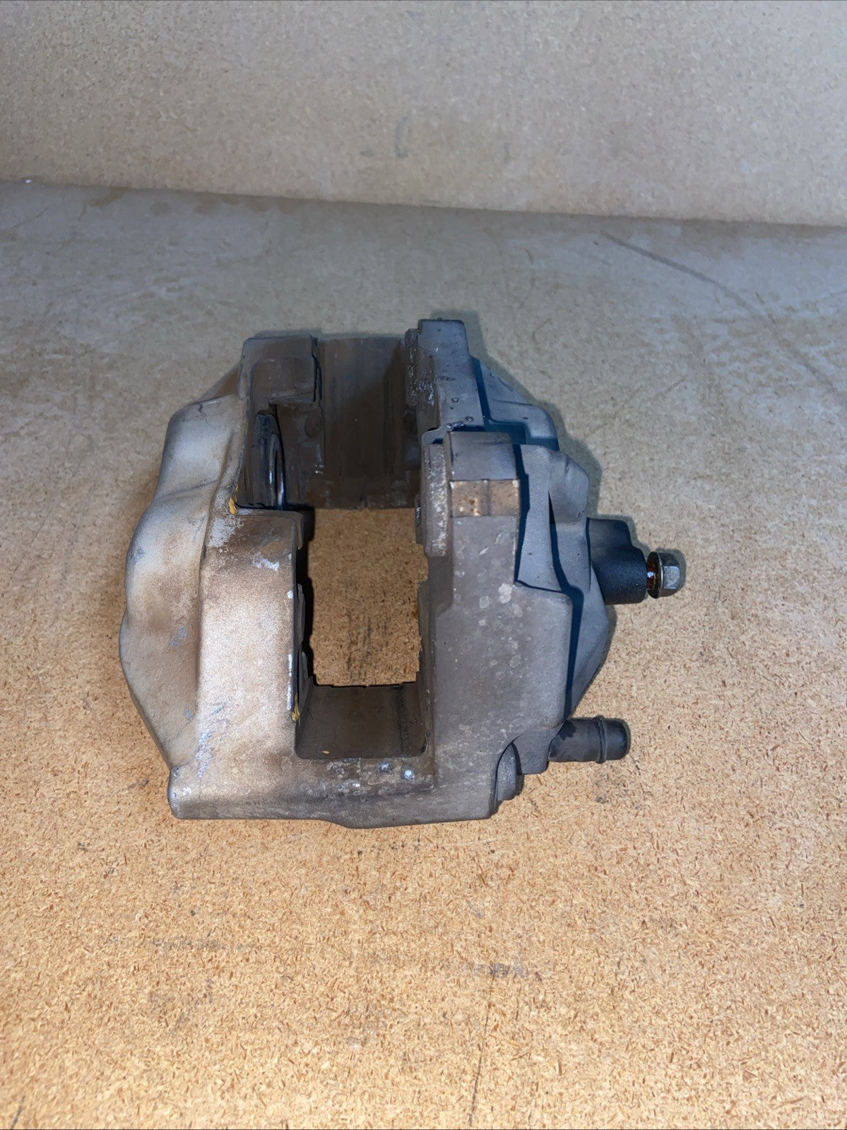 1995-2000 LEXUS LS400 Front Left Driver Side Brake Caliper OEM 47750-50102