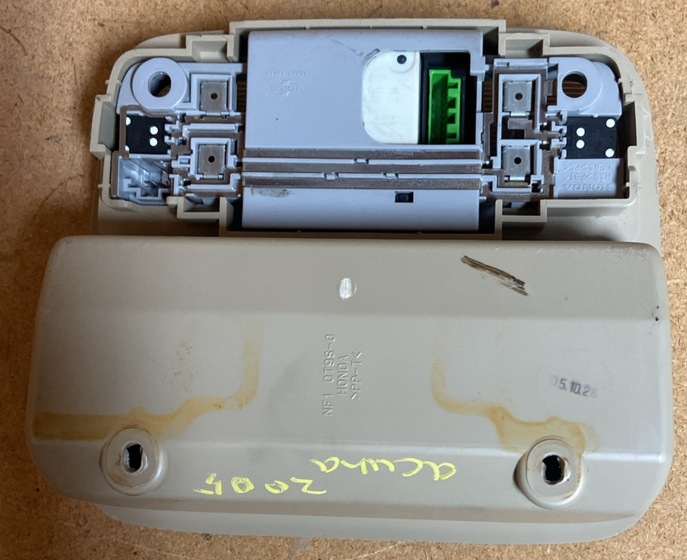 2006 Acura TSX OEM Overhead Console With Map lights, Sunglass Holder And Sunroof