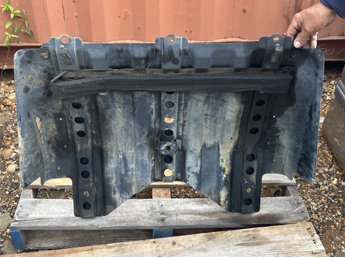 2000-2006 Tundra Sequoia Front Lower Skid Plate Shield Splash Guard Metal OEM