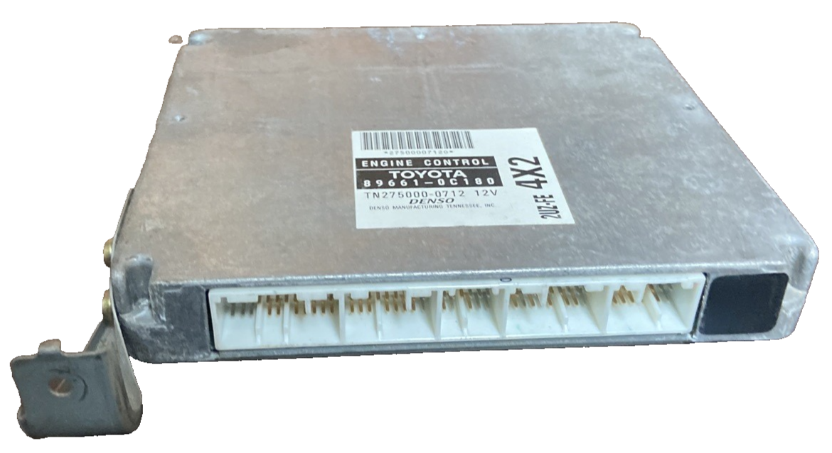 2003 Toyota Tundra ECU del motor 89661-0C180