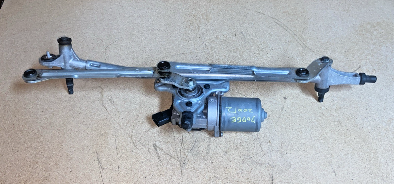 2008-2020 Dodge Grand Caravan Windshield Wiper Motor Linkage Assembly 05113043AE