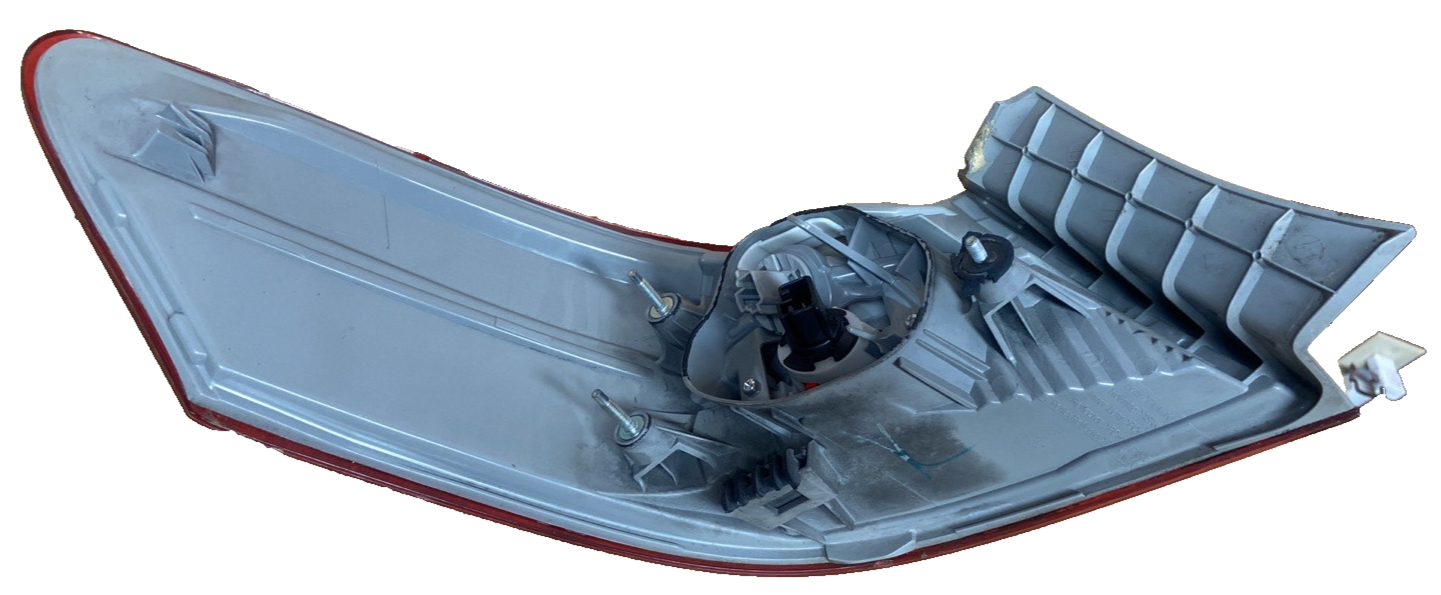2008 Toyota Camry Right Passenger Side Outer Tail Light Assembly