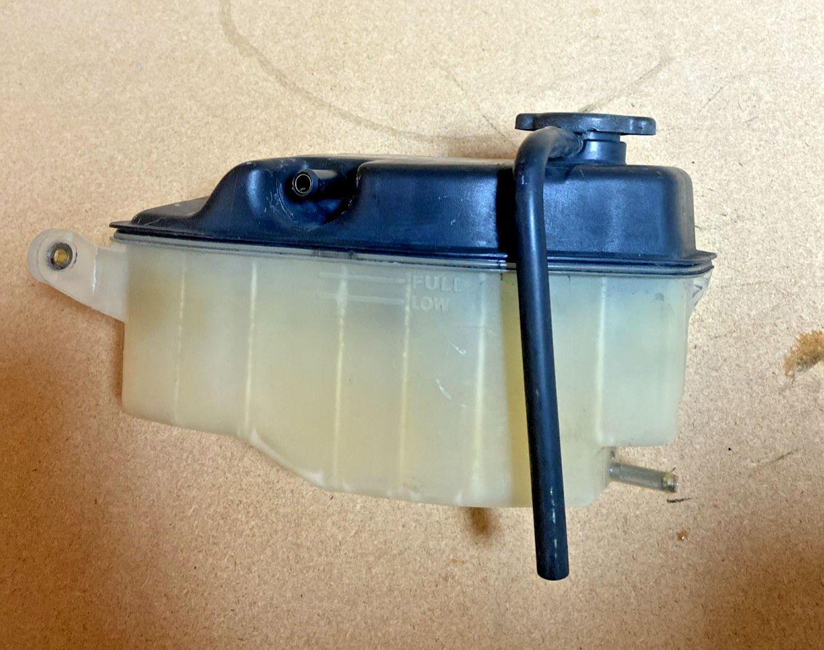 1995-2000 LEXUS LS 400 OEM ENGINE COOLANT EXPANSION OVERFLOW RESERVOIR TANK