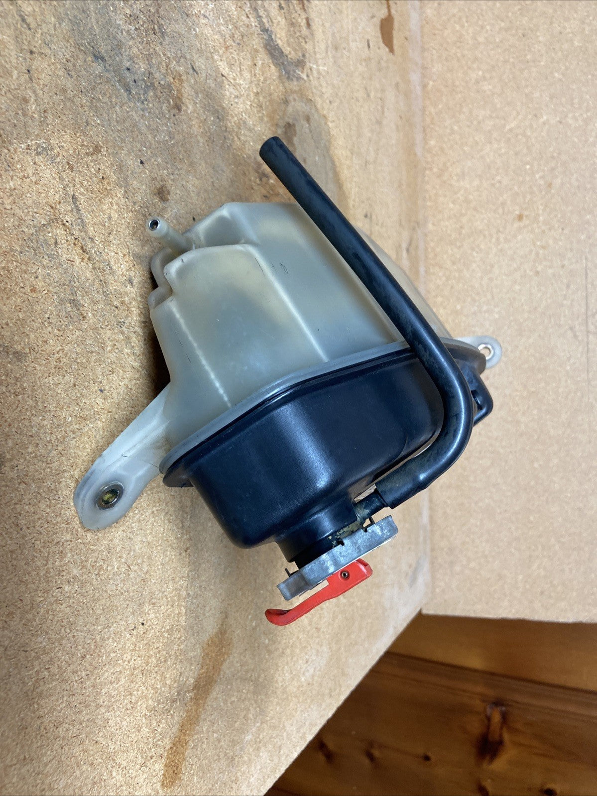 1995-2000 Lexus LS 400 4.0 L Coolant Overflow Reservoir OEM