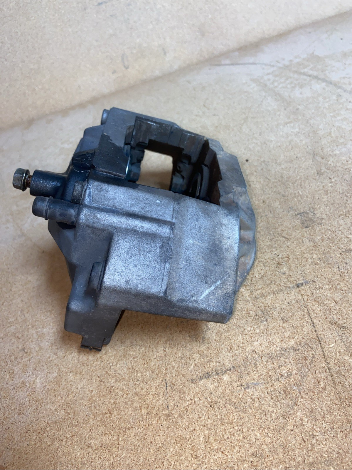 1995-2000 LEXUS LS400 Front Left Driver Side Brake Caliper OEM 47750-50102