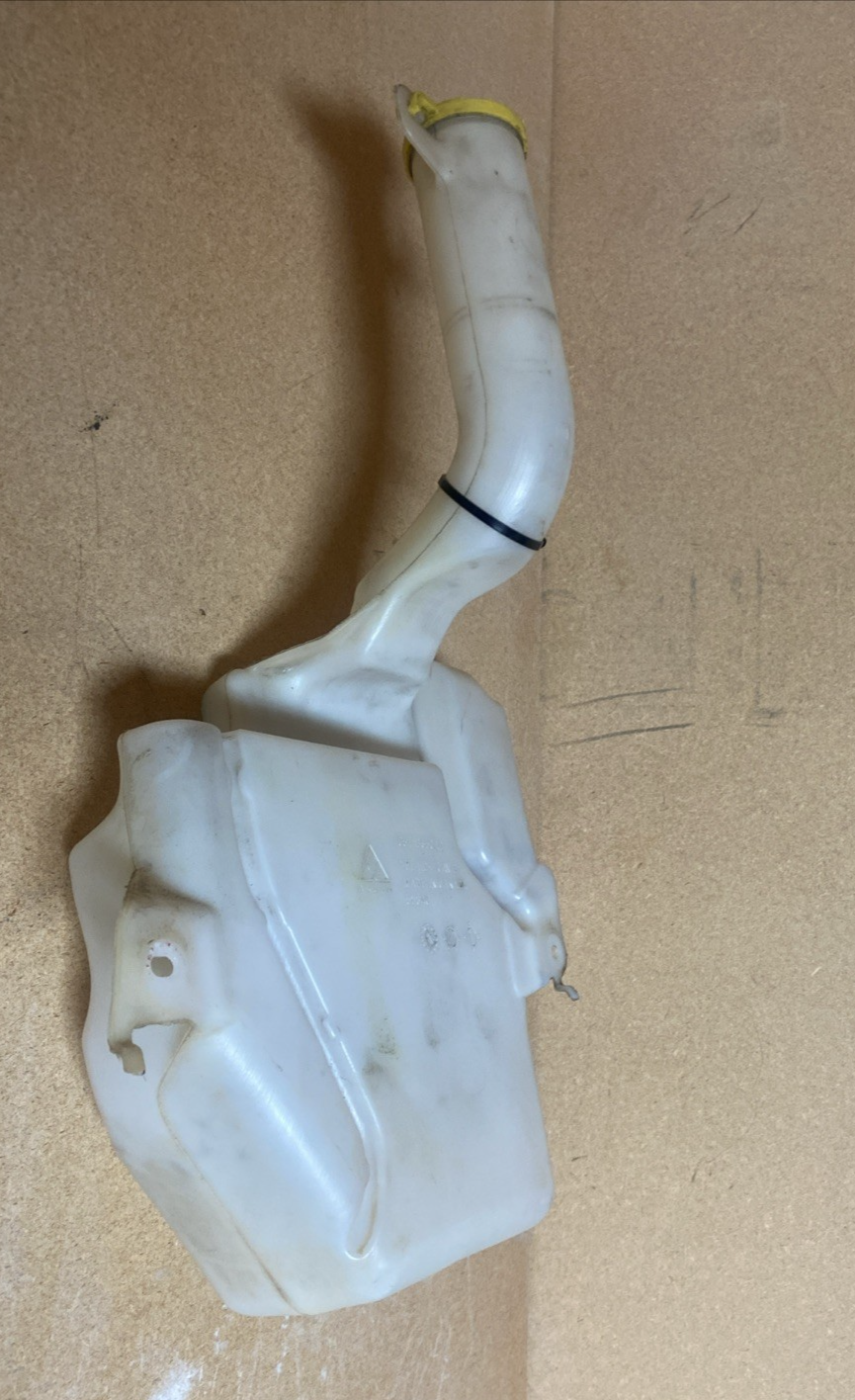 1995-2000 Lexus LS 400 Windshield Washer Fluid Reservoir 05113650AD