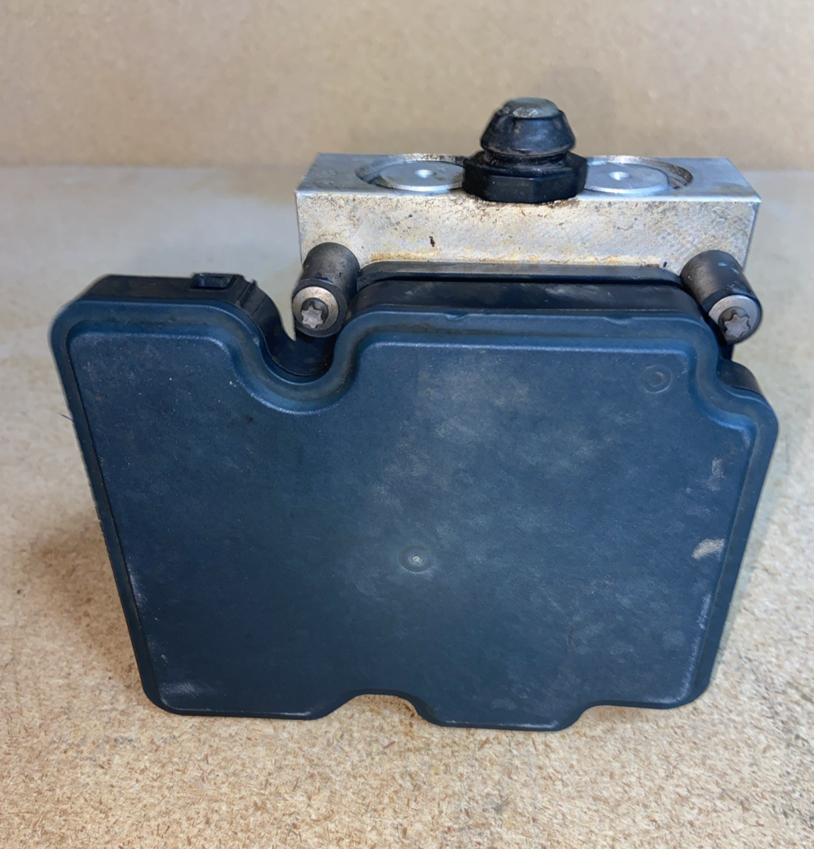 2012-2016 Dodge Grand Caravan ABS Anti-lock Brake Pump Module 3.6L 68183803 OEM