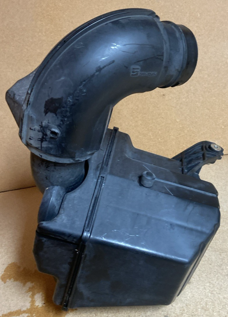2006 Acura TSX Engine Air Intake Resonator Chamber