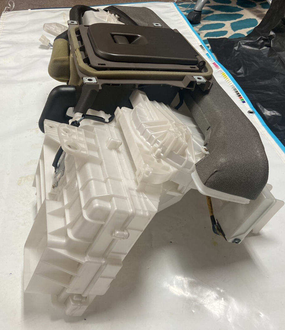 01-02 Lexus XF30 LS430 Rear A/C Evaporator & Fridge Cooler 87030-50020