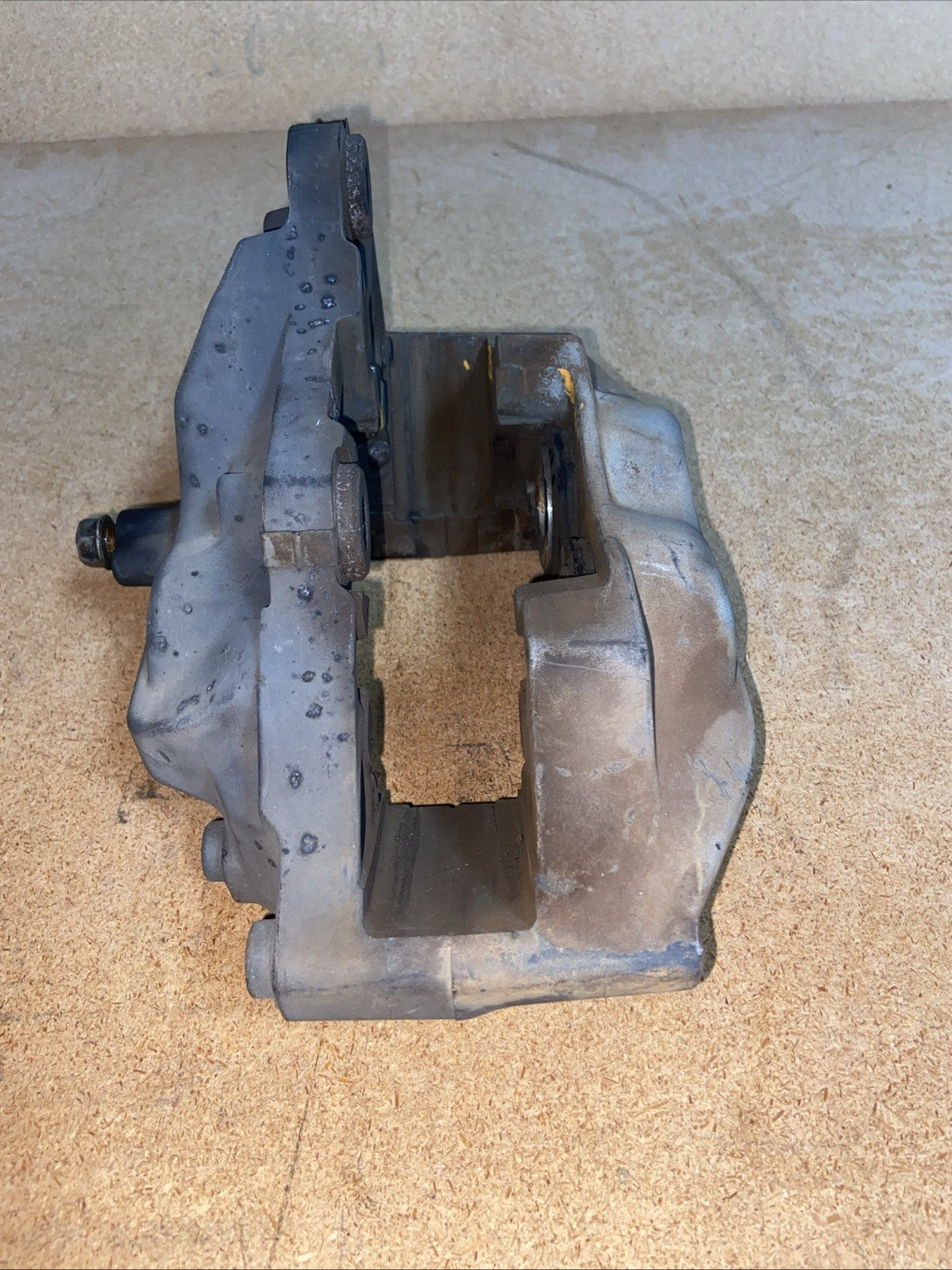 1995-2000 LEXUS LS400 Front Left Driver Side Brake Caliper OEM 47750-50102