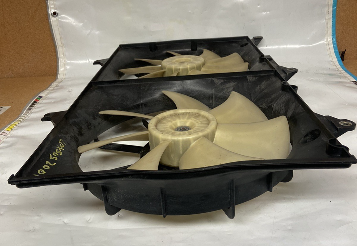 2002-2003 Lexus ES 300 Dual Radiator and Condenser Fan Assembly