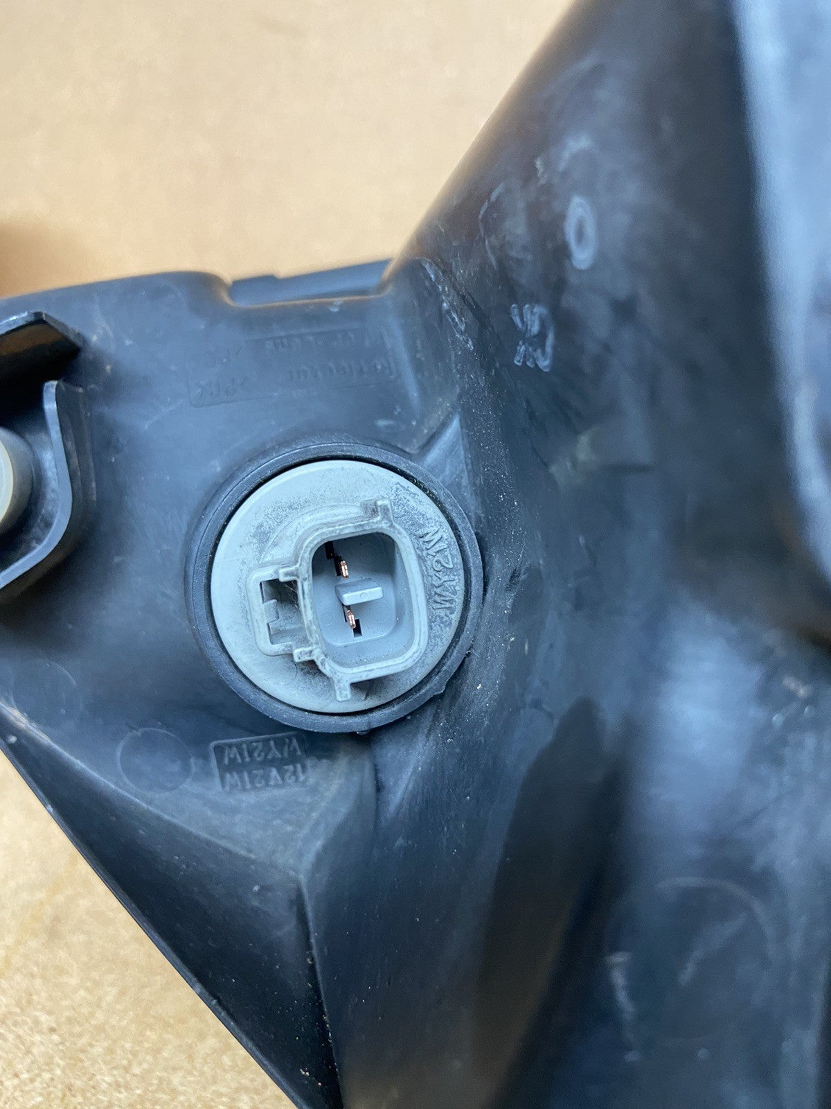 2002-2004 Lexus ES300 Front Left Driver Side Halogen Headlight