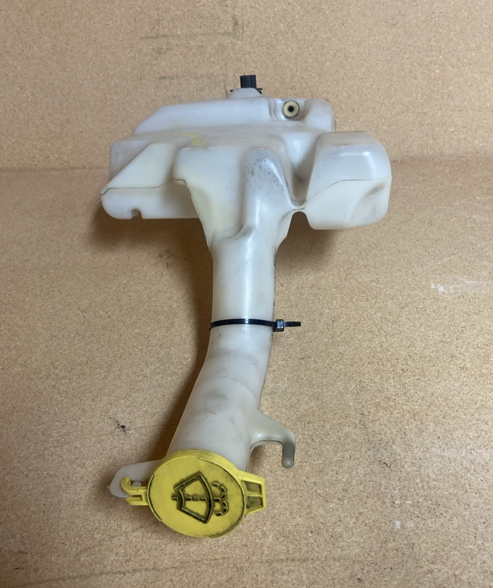 1995-2000 Lexus LS 400 Windshield Washer Fluid Reservoir 05113650AD