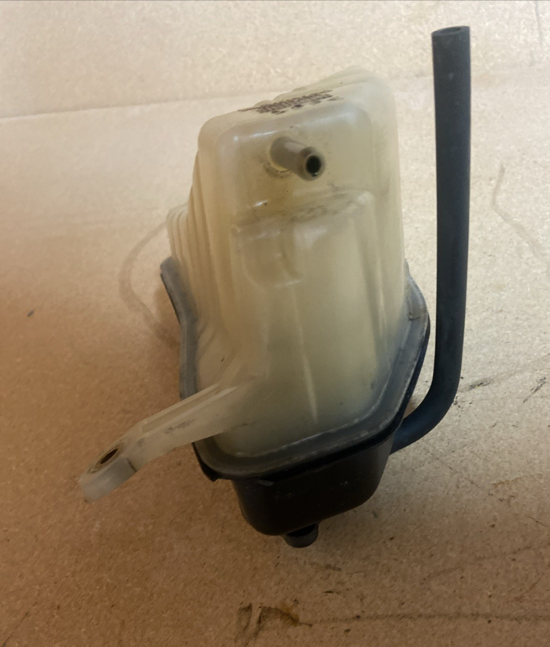 1995-2000 LEXUS LS 400 OEM ENGINE COOLANT EXPANSION OVERFLOW RESERVOIR TANK