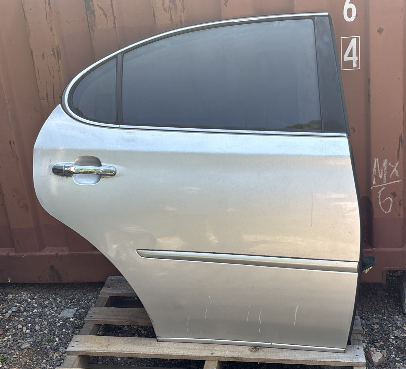 2002-2003 Lexus ES300 ES330 Carcasa de puerta trasera derecha OEM Plateado