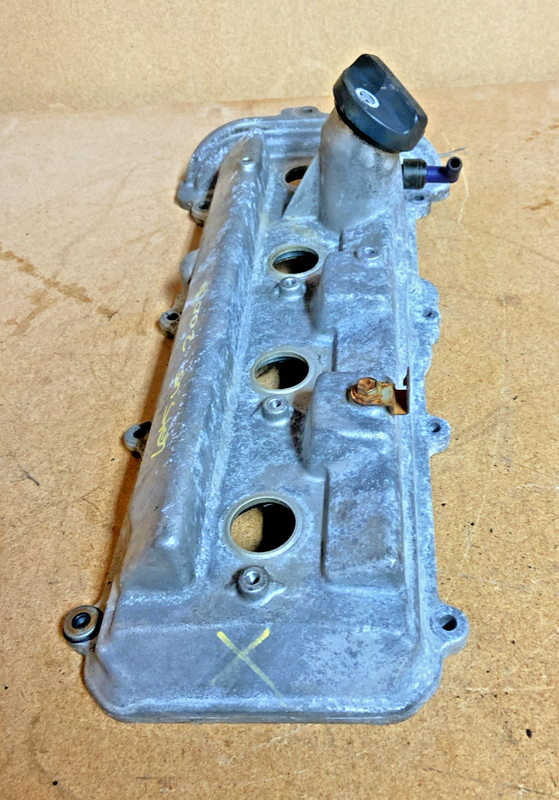 1999- 2003 Lexus Es 300 Left Engine Valve Cover OEM