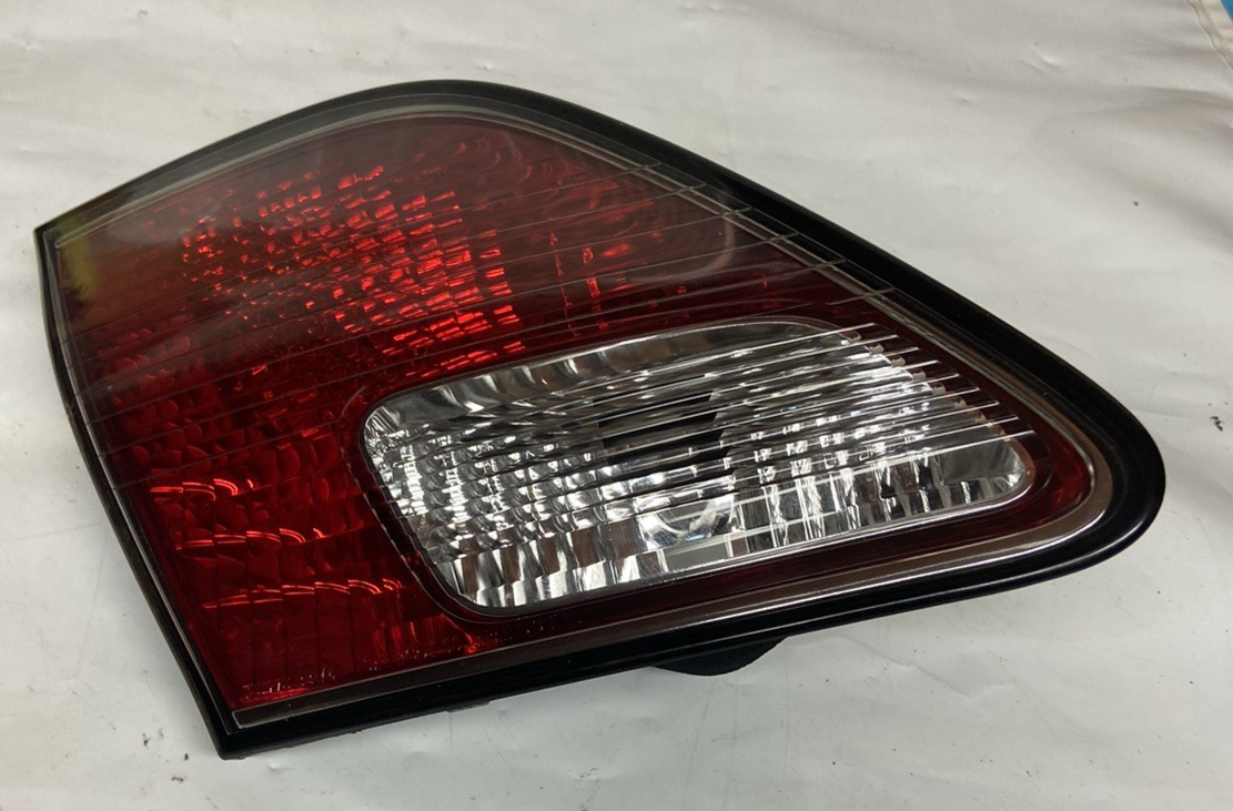 2002-2003 Lexus ES 300 Left Driver Side Inner Tail Light