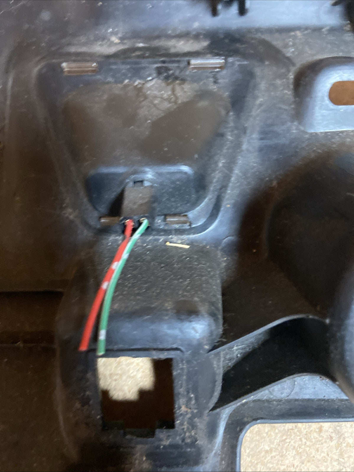 1998-2000 LEXUS LS400 Left Side Under Dash Kick Panel W/Lamp OEM 5560650080