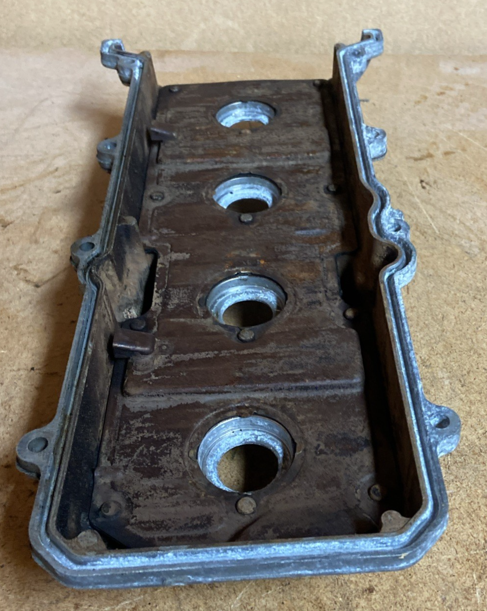2000-2004Toyota Tundra Right Side Valve Cover( 2001-2007 Seqouia)
