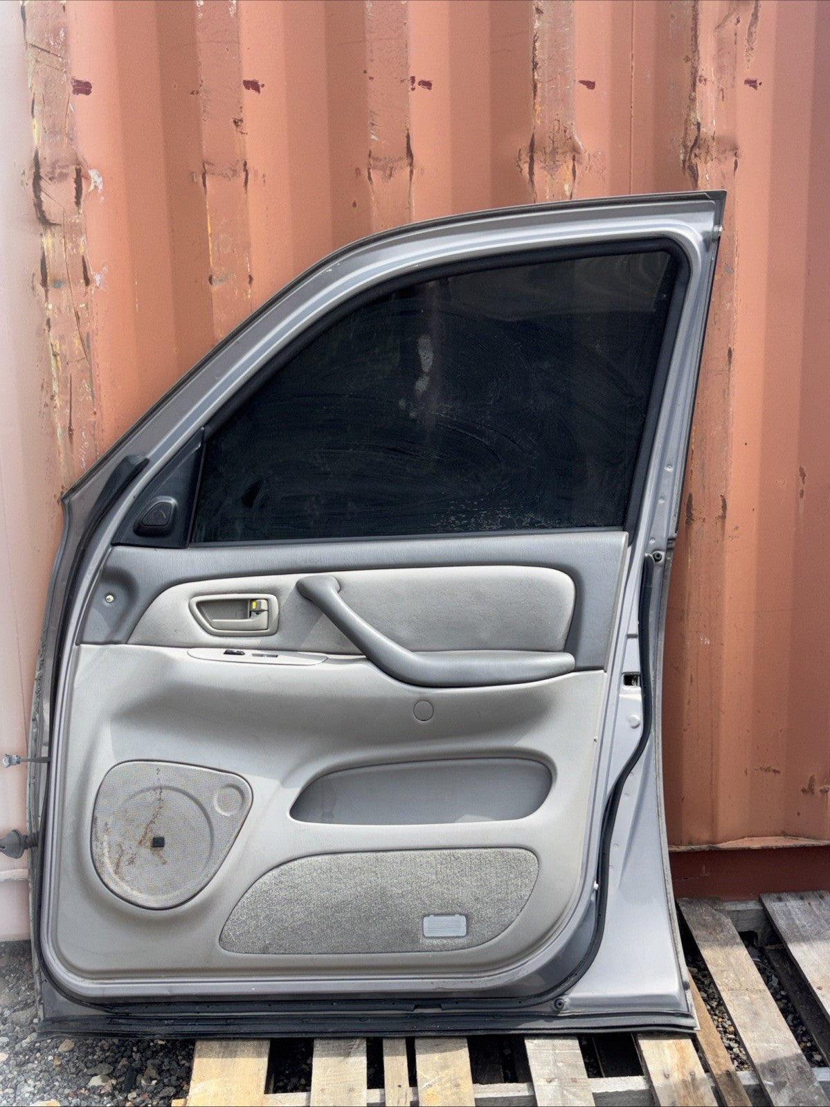 01-07 TOYOTA SEQUOIA PASSENGER RIGHT FRONT SIDE DOOR SHELL COMPLETE