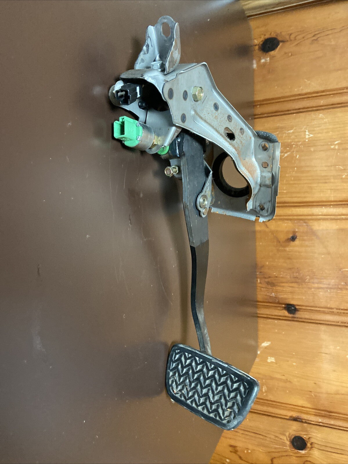 Lexus LS430 Brake Pedal Assembly 2001 2002 2003 2004 2005 2006 OEM (2001 LS430)