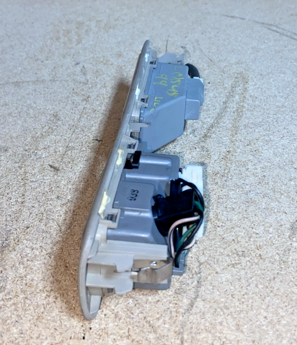 1998-2000 Lexus LS400 Rear Left Roof Dome Reading Light 8129050030 OEM