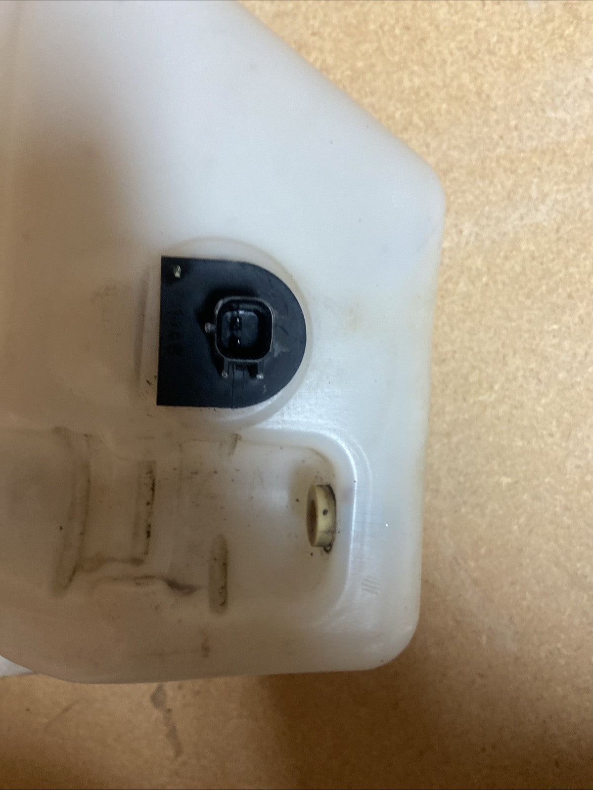1995-2000 Lexus LS 400 Windshield Washer Fluid Reservoir 05113650AD