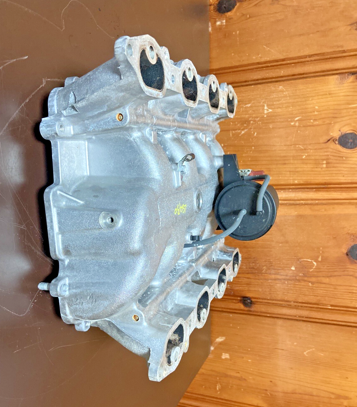 01-04 LEXUS LS430 GS430 4.3L LOWER ENGINE AIR INTAKE MANIFOLD ASSY OEM