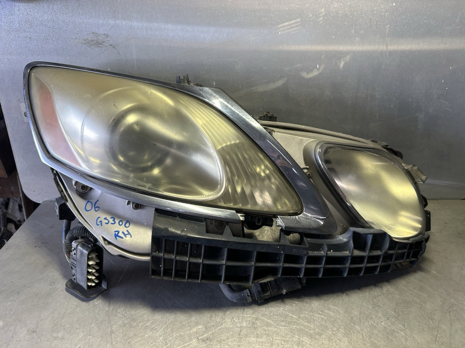 06 LEXUS GS300 GS430 Passenger Headlight Xenon HID With Washer OEM