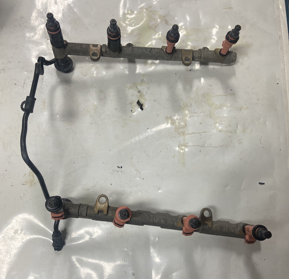 2001-2006 Lexus Ls 430 4.3L Fuel Rail with Injectors
