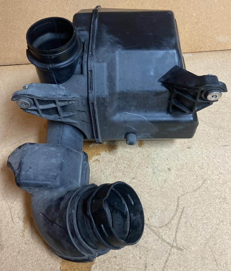 2006 Acura TSX Engine Air Intake Resonator Chamber