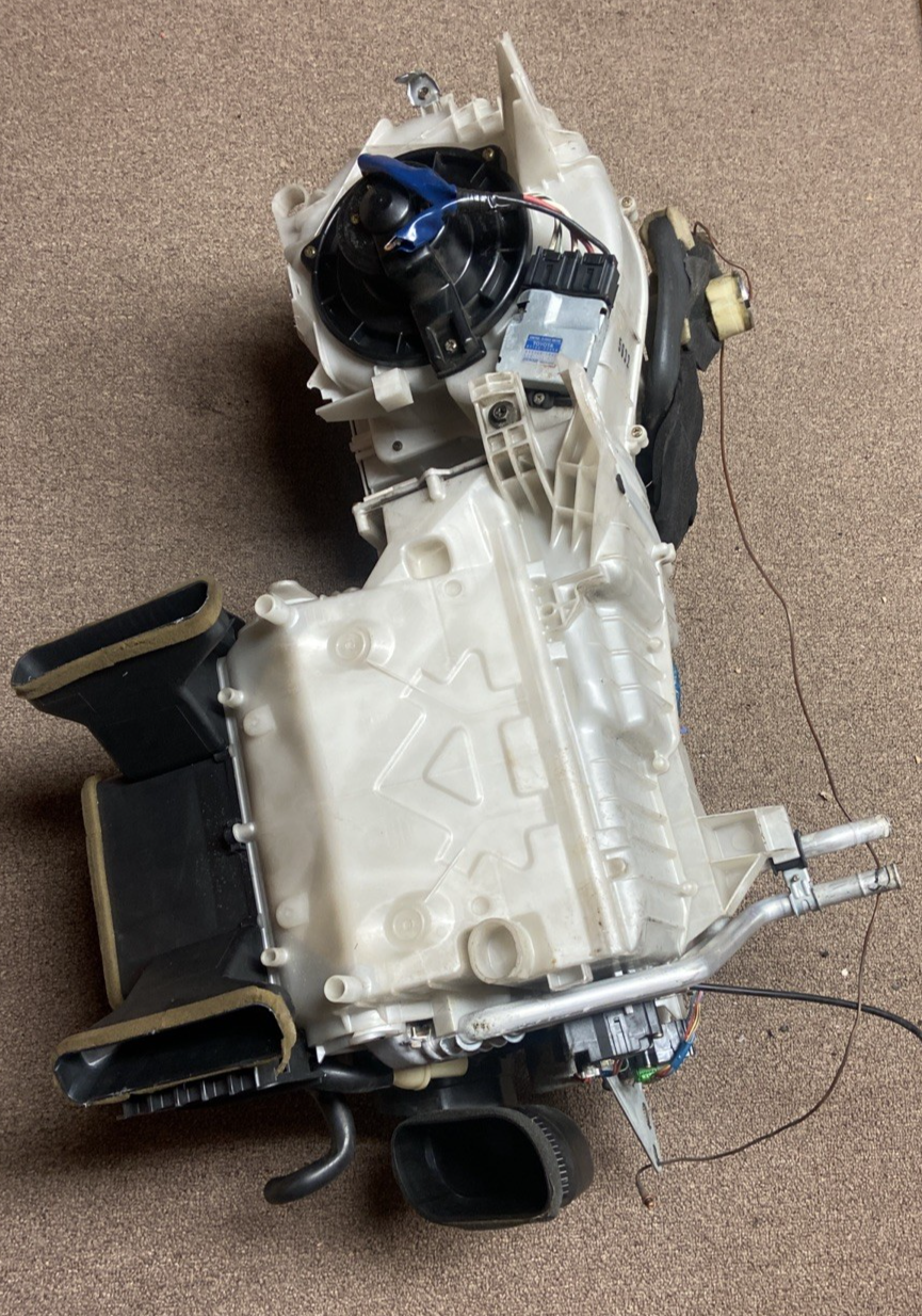 1997-2000 Lexus LS 400 A/C Air Conditioning Heater Box 8701050050 OEM