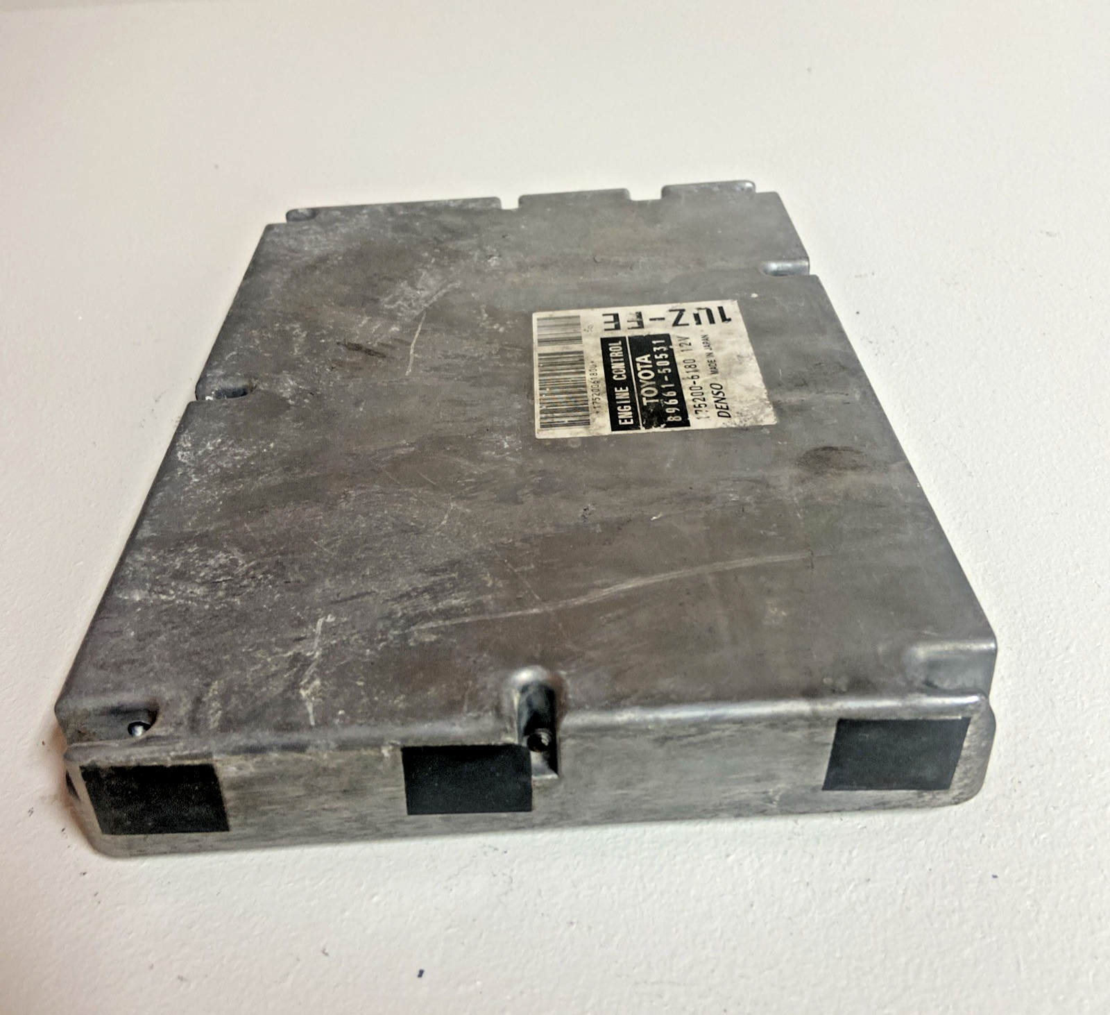 1998-2000 Lexus LS 400 Engine Control Unit ECU 89661-50531