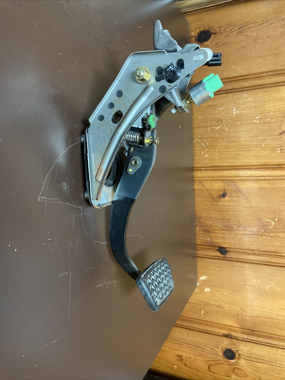 Lexus LS430 Brake Pedal Assembly 2001 2002 2003 2004 2005 2006 OEM (2001 LS430)