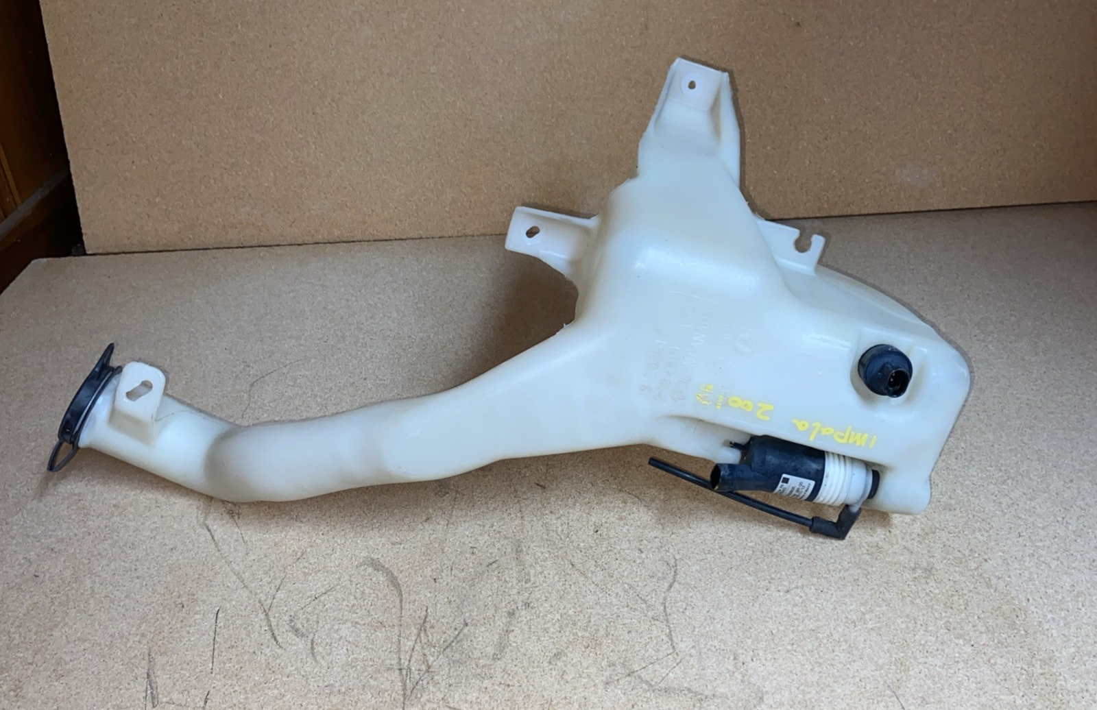 2006-2016 Chevrolet Impala Depósito de líquido lavaparabrisas OEM 25849192