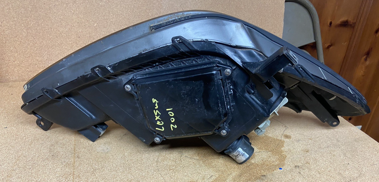 2002-2004 Lexus ES300 Front Left Driver Side Halogen Headlight