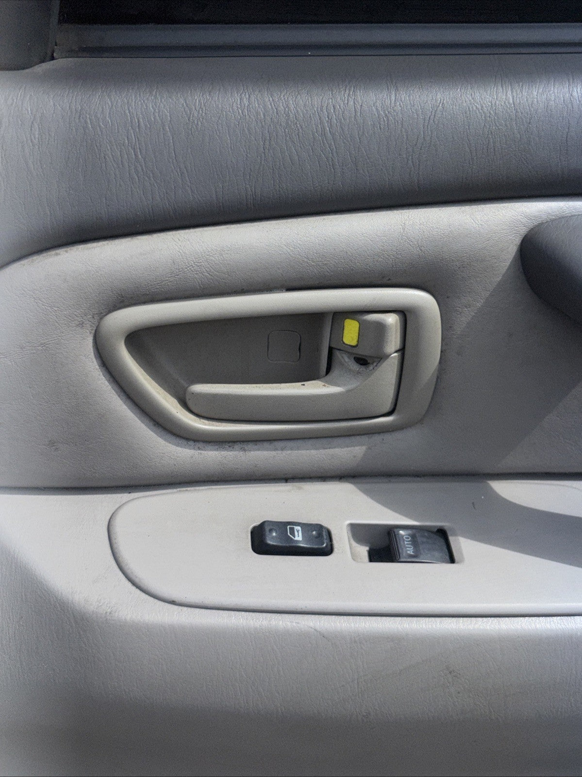 01-07 TOYOTA SEQUOIA PASSENGER RIGHT FRONT SIDE DOOR SHELL COMPLETE