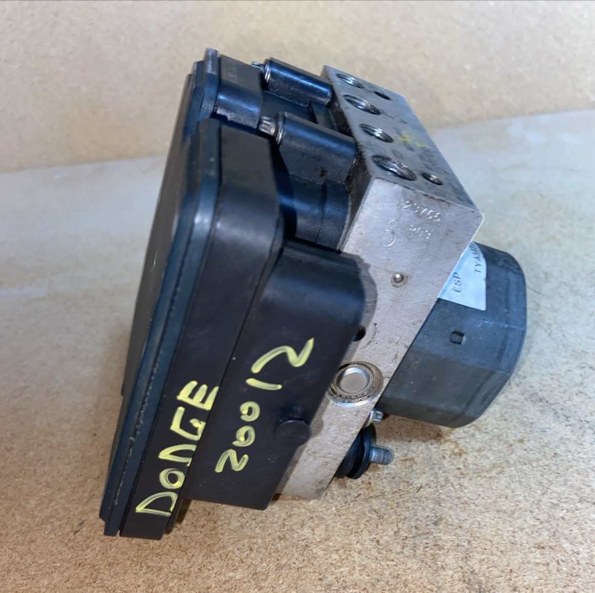 2012-2016 Dodge Grand Caravan ABS Anti-lock Brake Pump Module 3.6L 68183803 OEM