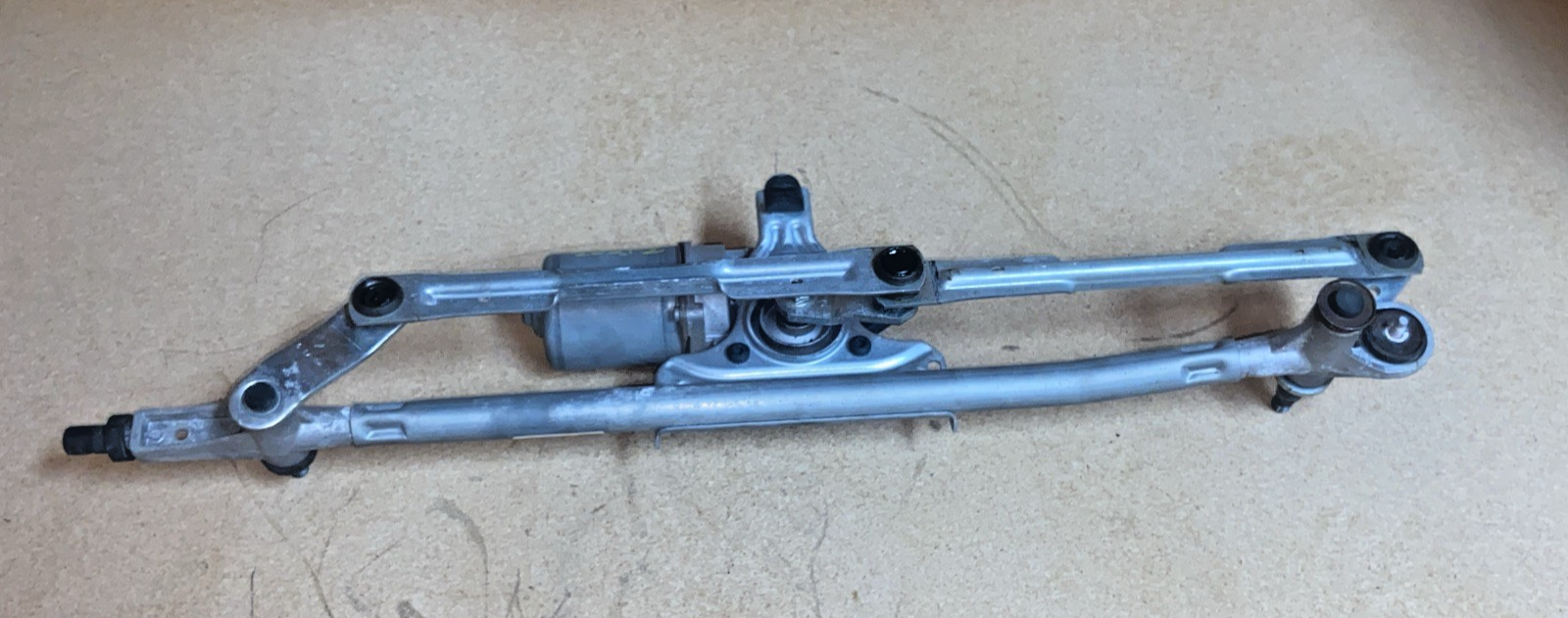 2008-2020 Dodge Grand Caravan Windshield Wiper Motor Linkage Assembly 05113043AE