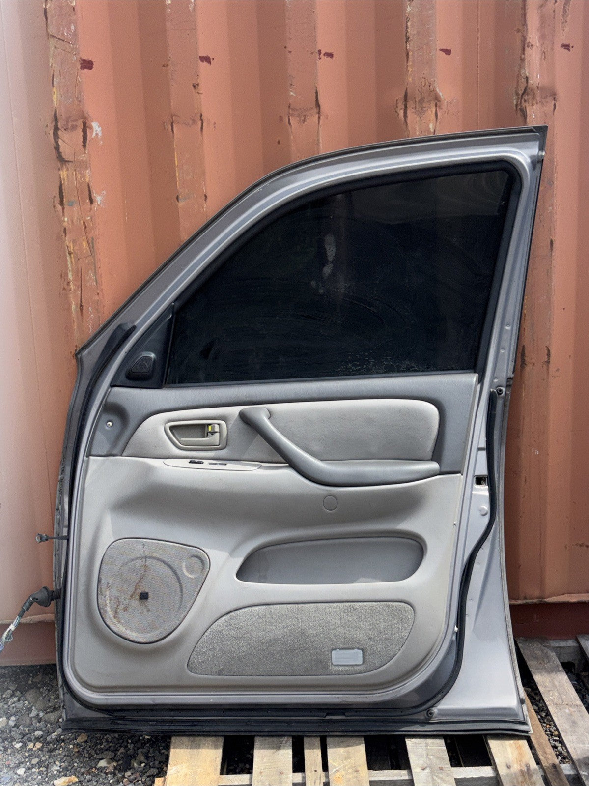 01-07 TOYOTA SEQUOIA PASSENGER RIGHT FRONT SIDE DOOR SHELL COMPLETE