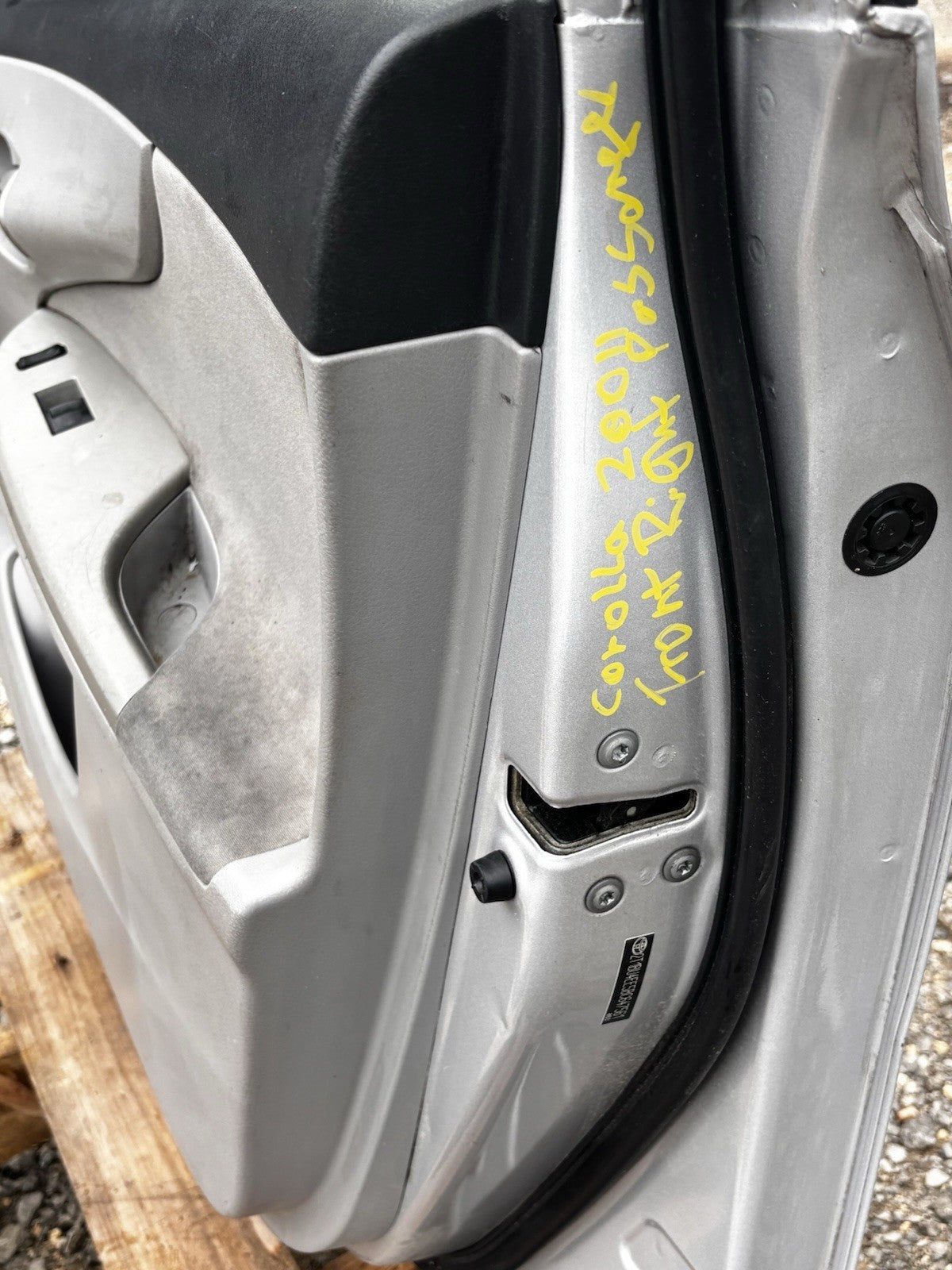 2009-2013 TOYOTA COROLLA FRONT RIGHT PASSENGER DOOR TRIM PANEL