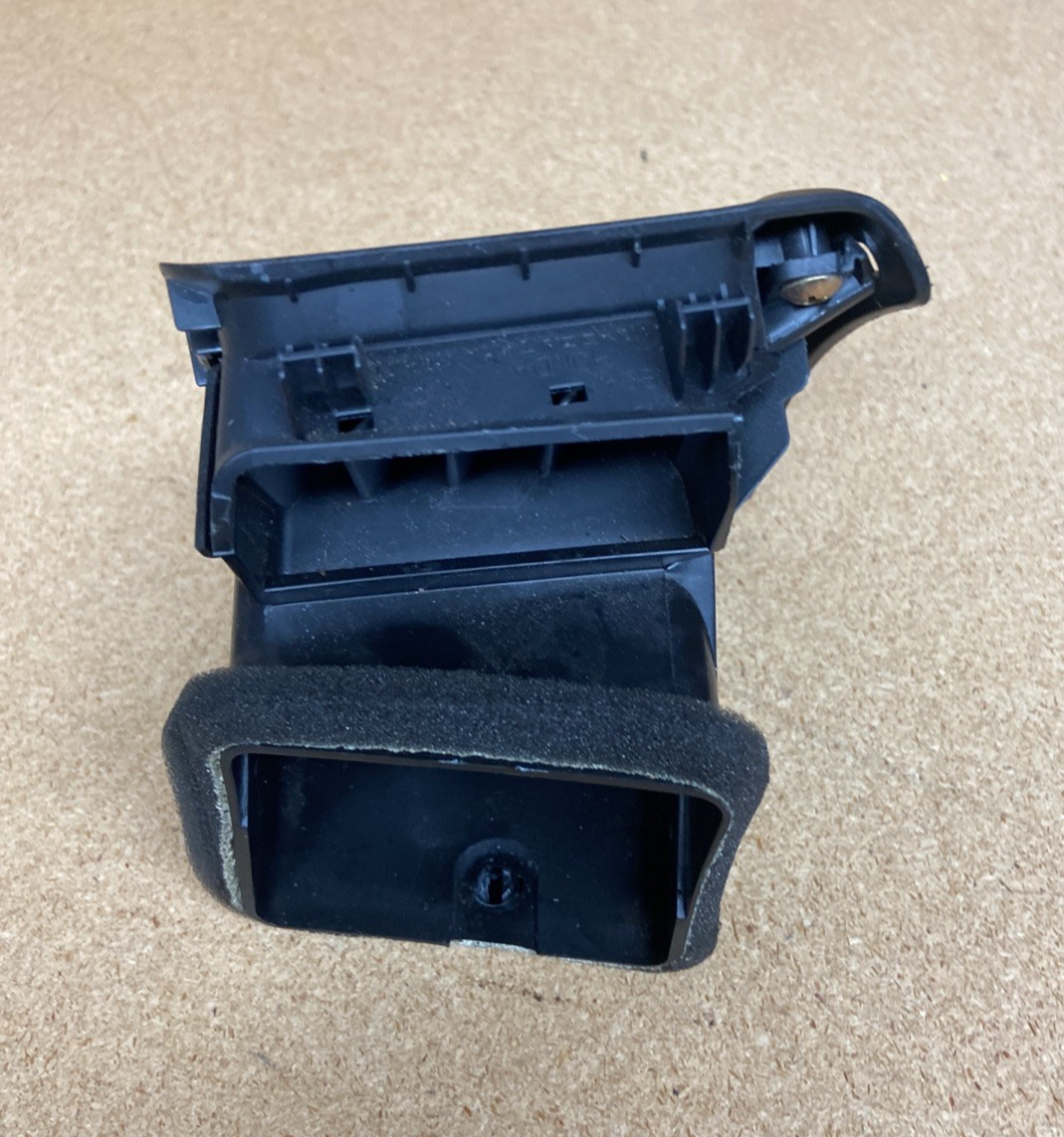 03-07 Honda Accord Right Side OEM Dash AC Air Vent 77620-SDA-A010-M1