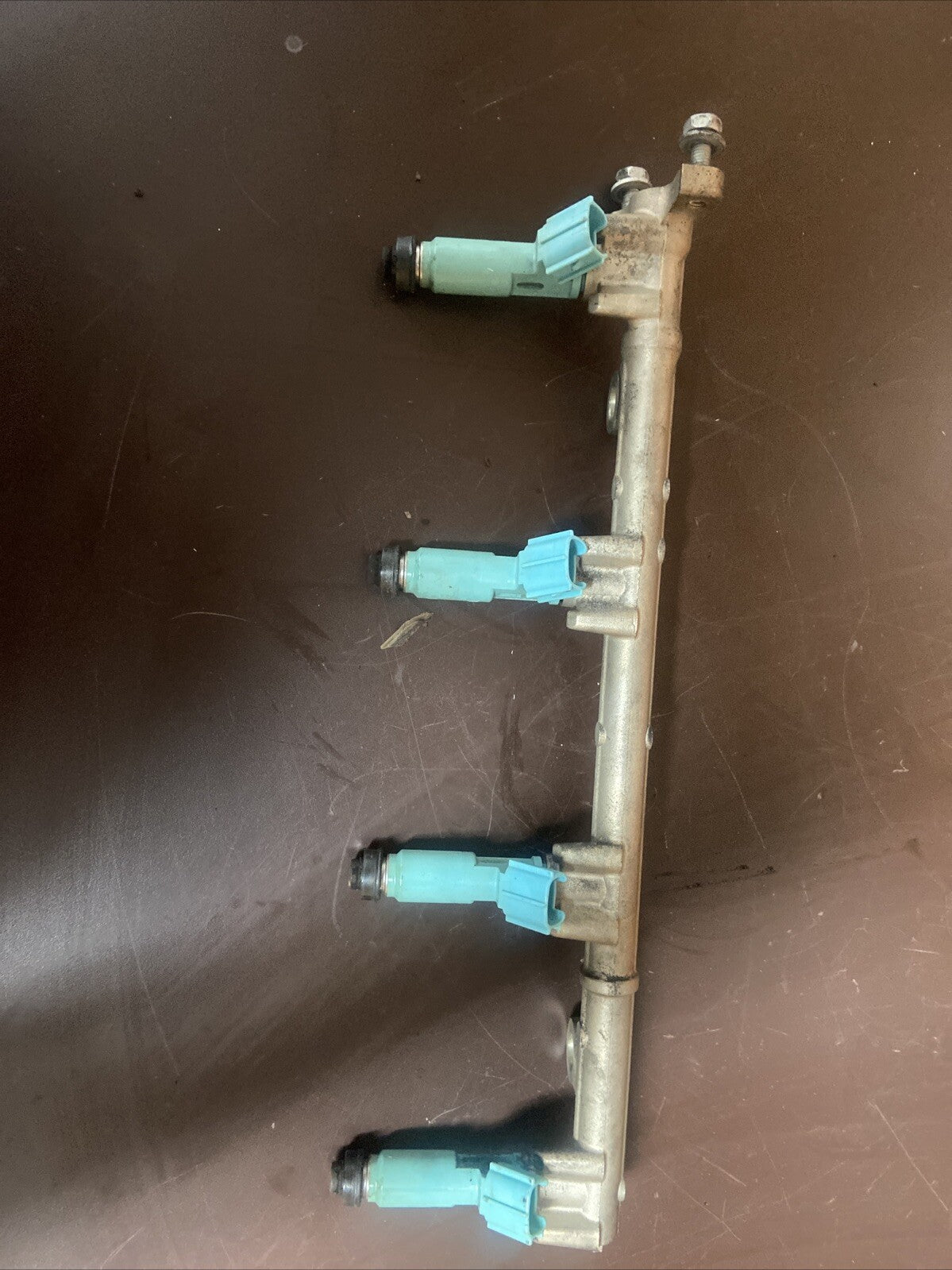2005 Toyota Highlander Fuel Rail With Fuel Injectors