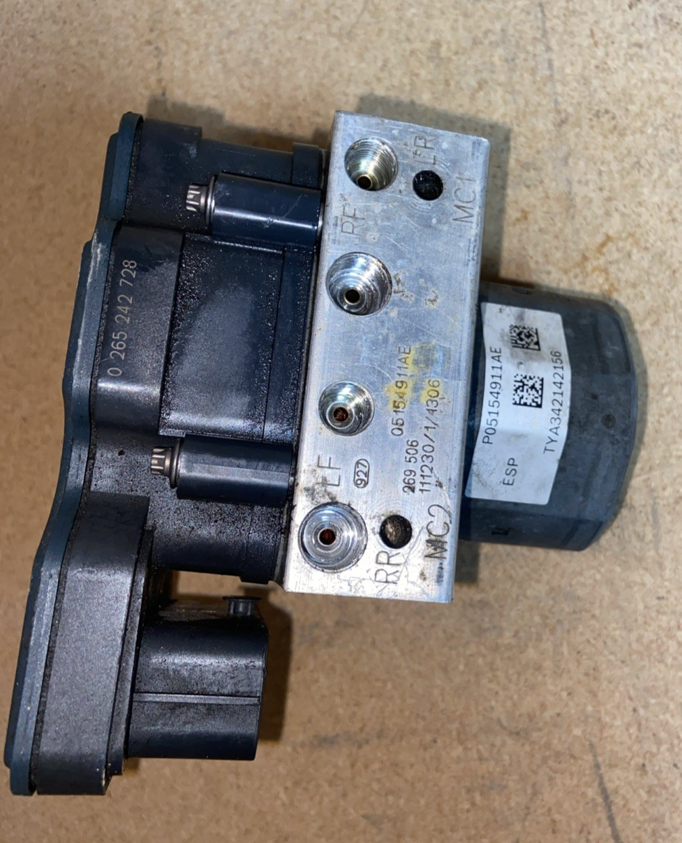 2012-2016 Dodge Grand Caravan ABS Anti-lock Brake Pump Module 3.6L 68183803 OEM