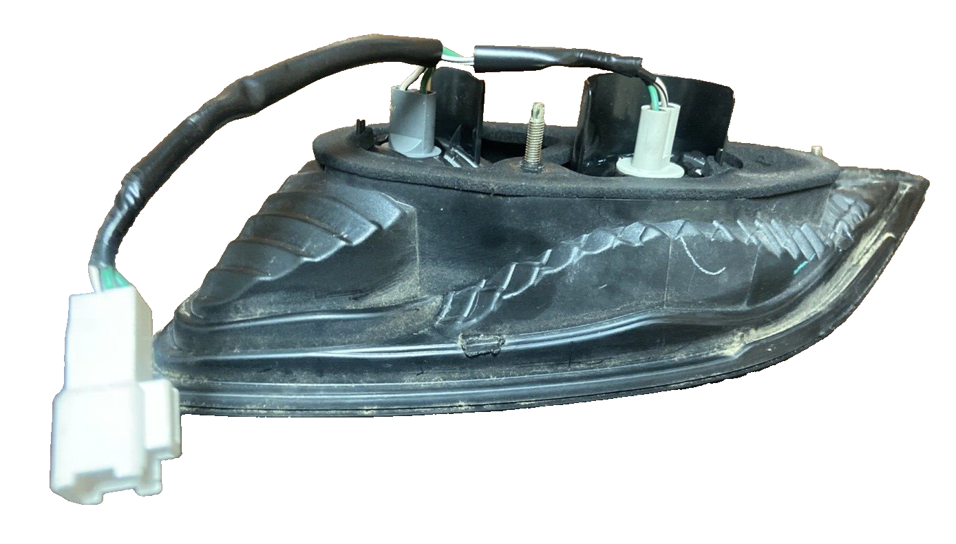 2004 Lexus Es 330 Right Passenger INNER Tail Light 921