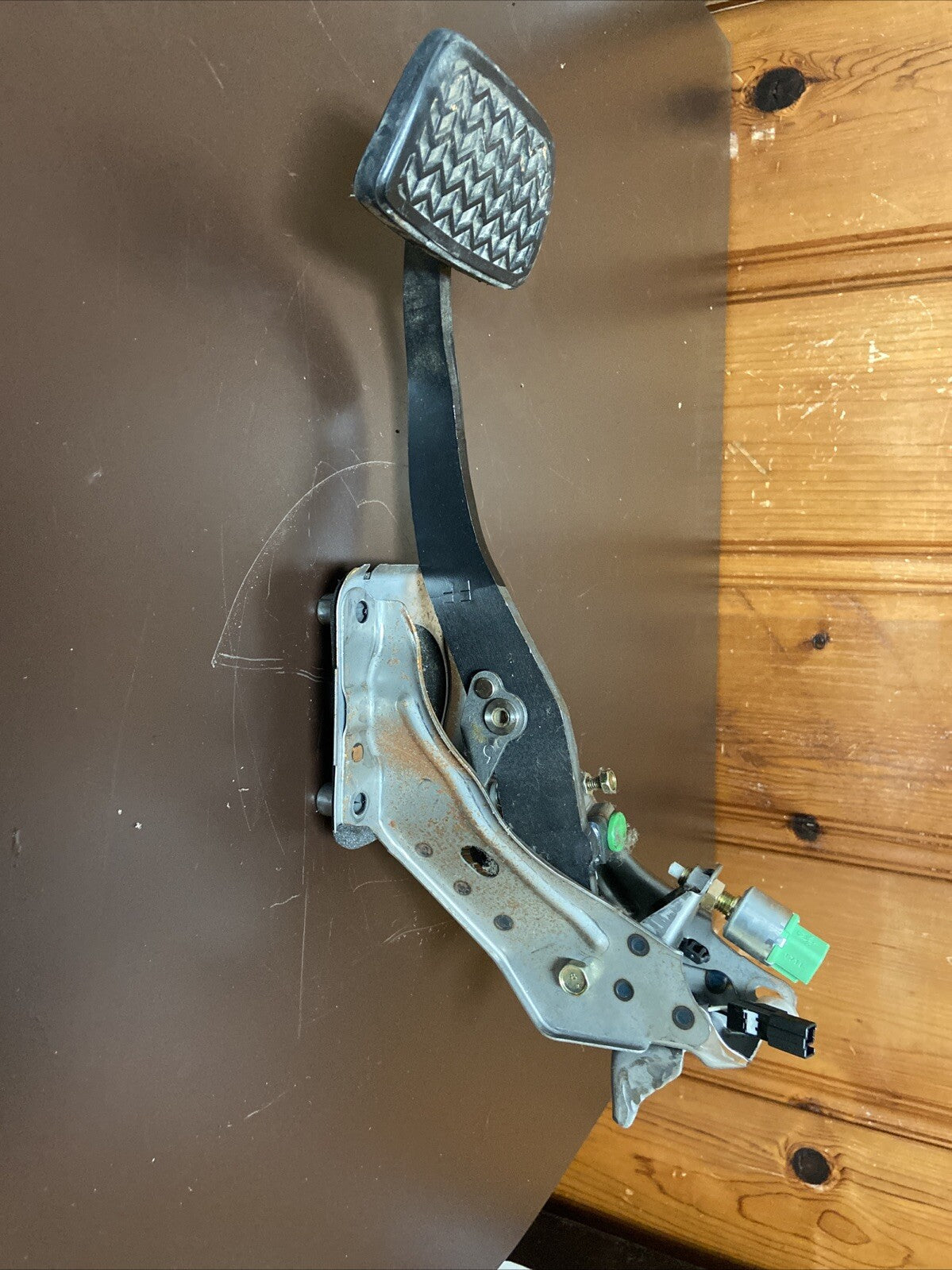 Lexus LS430 Brake Pedal Assembly 2001 2002 2003 2004 2005 2006 OEM (2001 LS430)