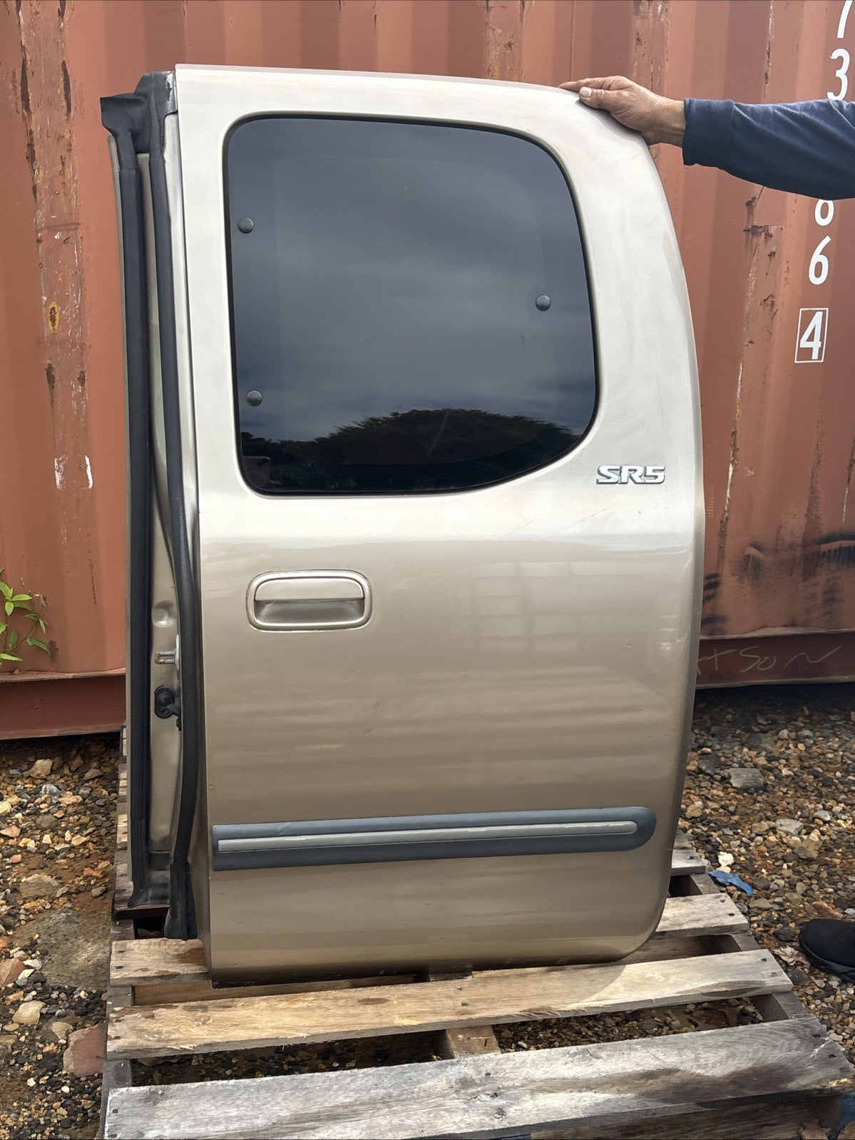 00-06 TOYOTA TUNDRA Passenger Rear Side Door Extended Cab w/ Side Moulding