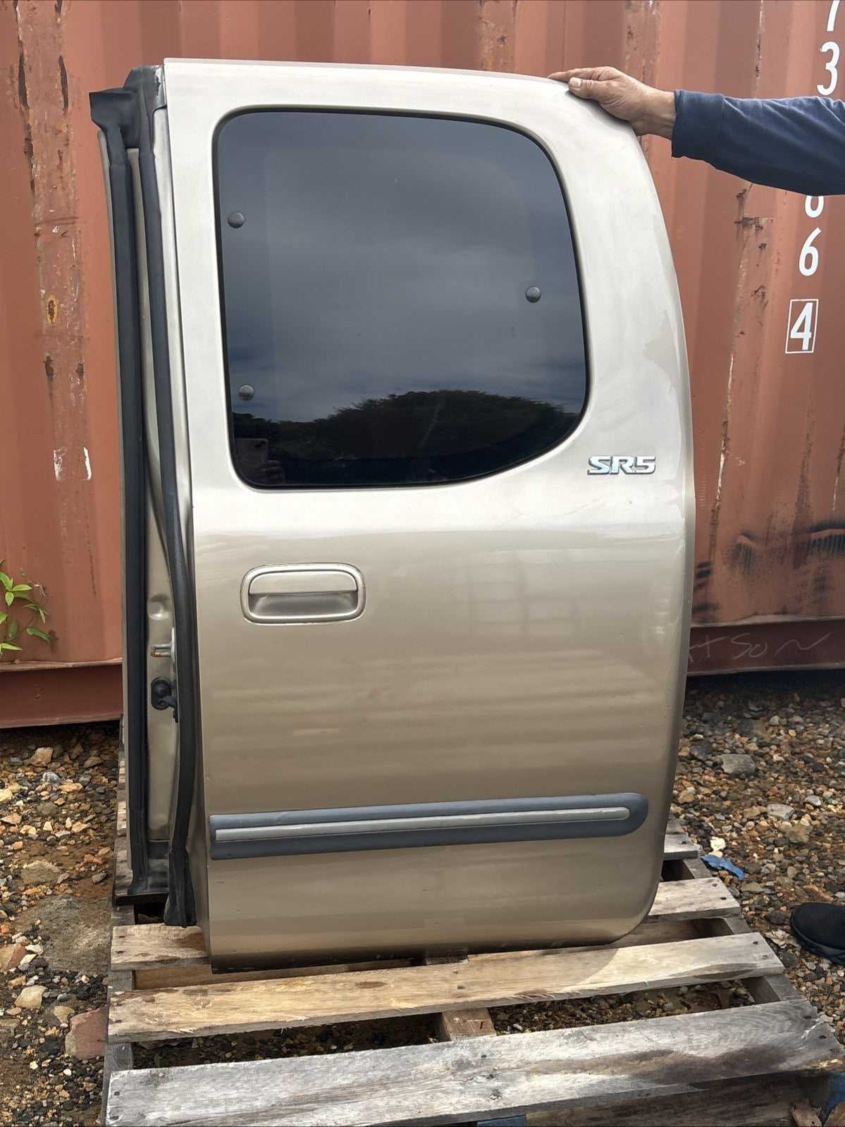 00-06 TOYOTA TUNDRA Passenger Rear Side Door Extended Cab w/ Side Moulding