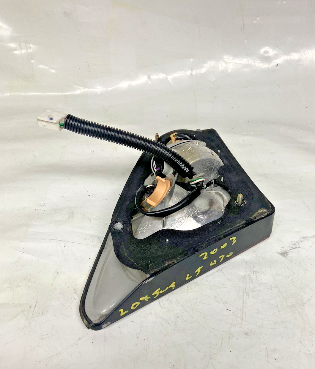 2001 -2004 LEXUS LS430 Tail Light Left Driver Side Trunk Lid